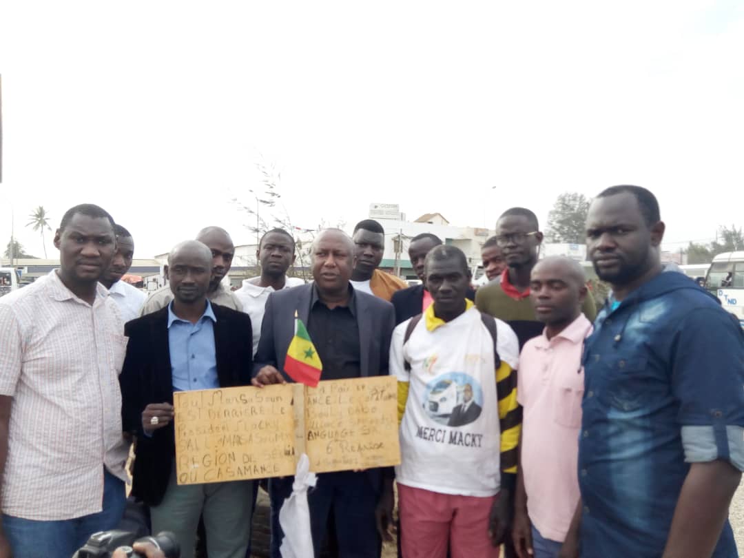 Pont de Farafégny: Cet Homme a fait 600 Km à pied pour remercier Macky Sall