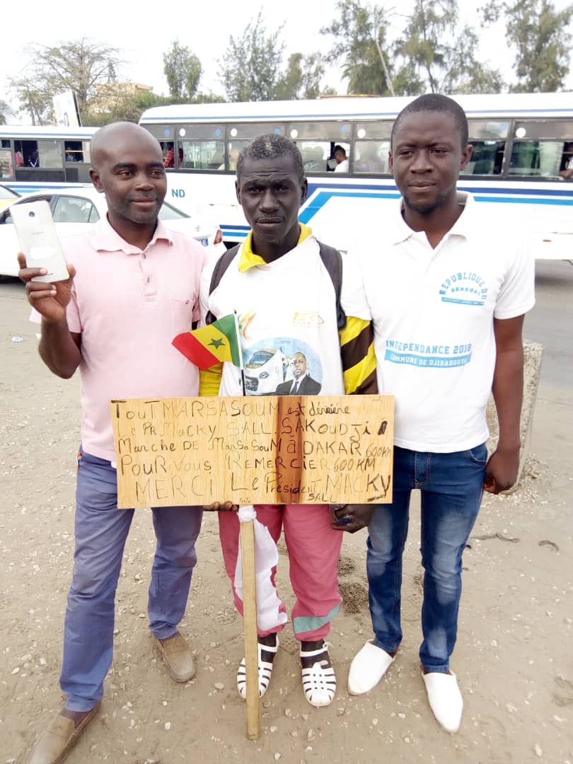 Pont de Farafégny: Cet Homme a fait 600 Km à pied pour remercier Macky Sall
