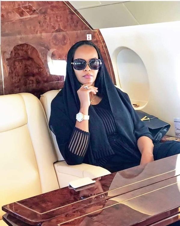 Karina Tavares dans un jet pour à Dakar