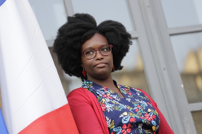 "Je suis de ta race" : La cinglante réponse de Sibeth Ndiaye aux attaques racistes