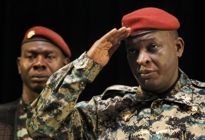 Faute de passeport, l'ancien président Guinéen humilié à Paris