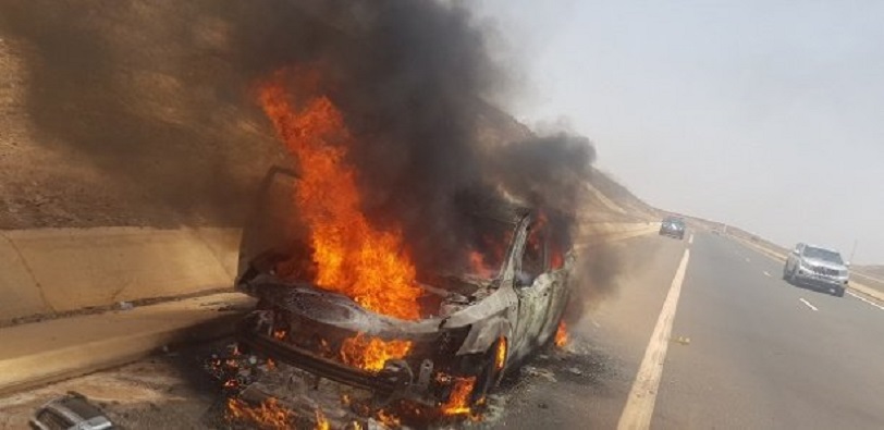 Autoroute à Péage: Une voiture prend feu en pleine route
