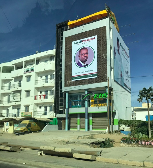 Ousmane Sonko quitte le siège de Atépa Goudiaby