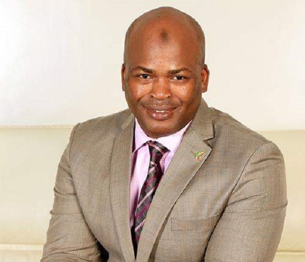 Macky nomme le frère germain du journaliste Mamoudou Ibra Kane au poste de...