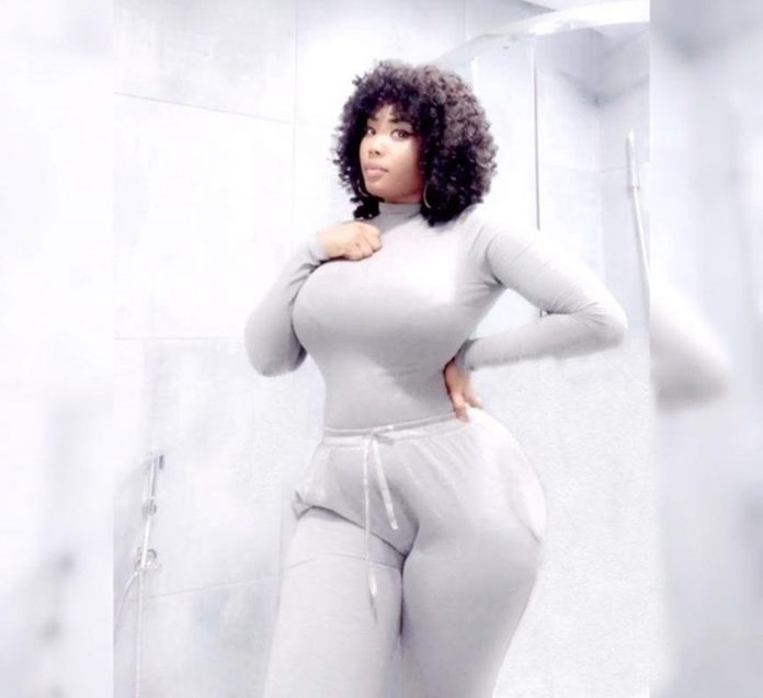  Encore des photos explosives de la jet-setteuse Amina Saleh