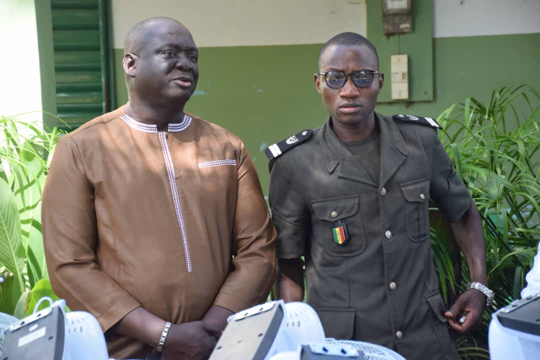  Ziguinchor: Seydou Sané offre 15 matelas, 20 ventilateurs, 02 postes téléviseurs... aux détenus 