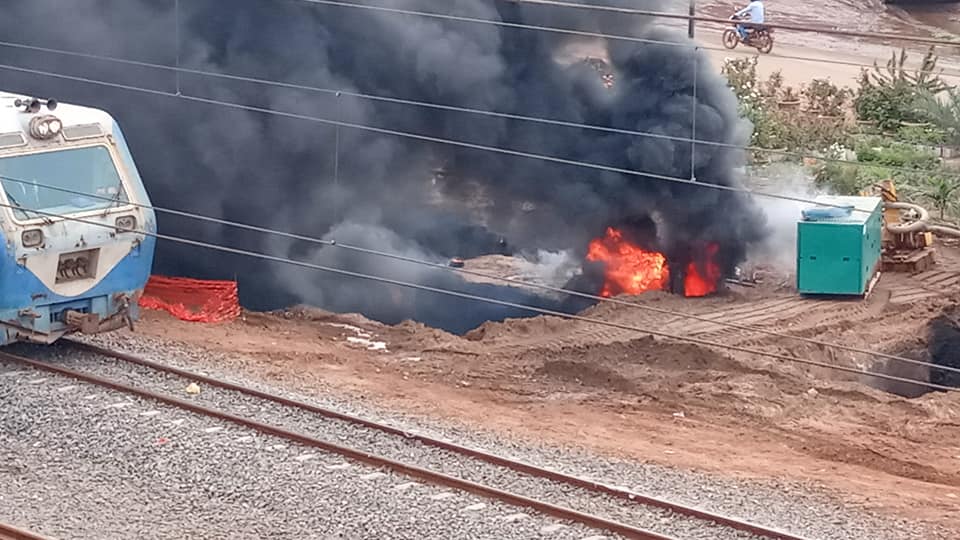 URGENT: Un pipeline en feu au niveau des rails...