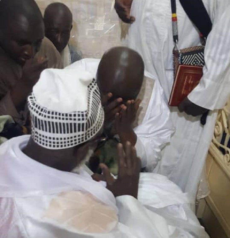 Touba : Idy craque devant le Khalif général des mourides