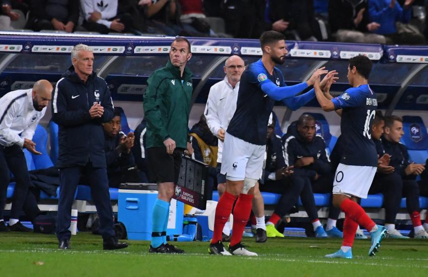 Tenus en échec dans une ambiance électrique, les Bleus ne sont pas encore à l’Euro
