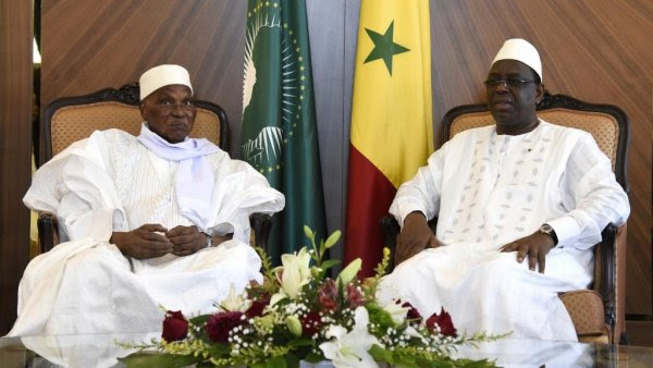 Les adieux de Macky Sall: Par les urnes ou par les armes