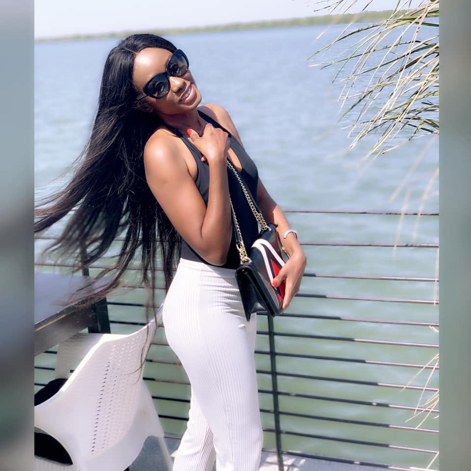 Queen Biz avec sa robe osée