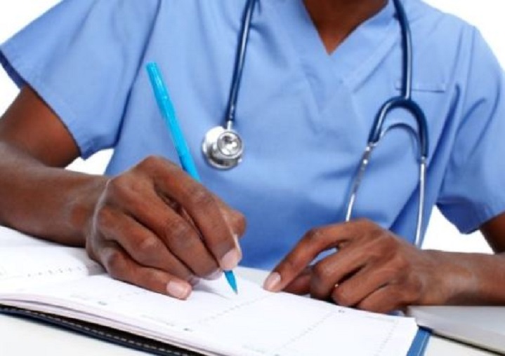 Covid-19 : Arrestation d'un faux médecin, "militant de l’Apr", qui testait...
