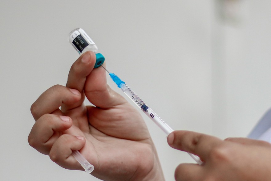 Coronavirus: les pays pauvres auront-ils accès au futur vaccin?