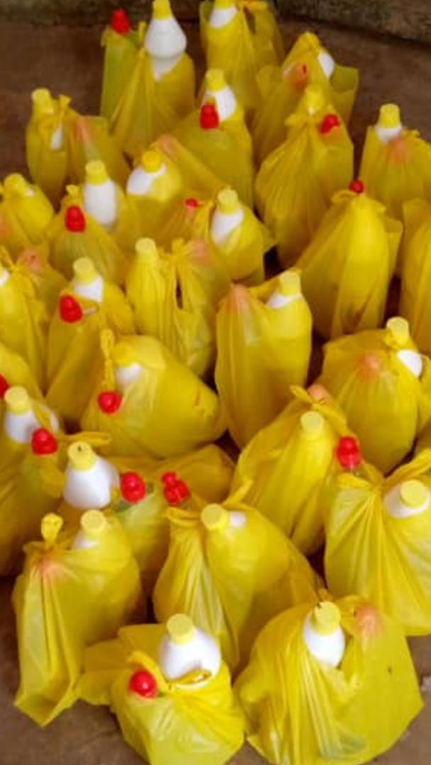 Covid 19 à Sédhiou: L'ambassadrice de "beauté", Anta Diatta et Cie appuient la population (Regardez)