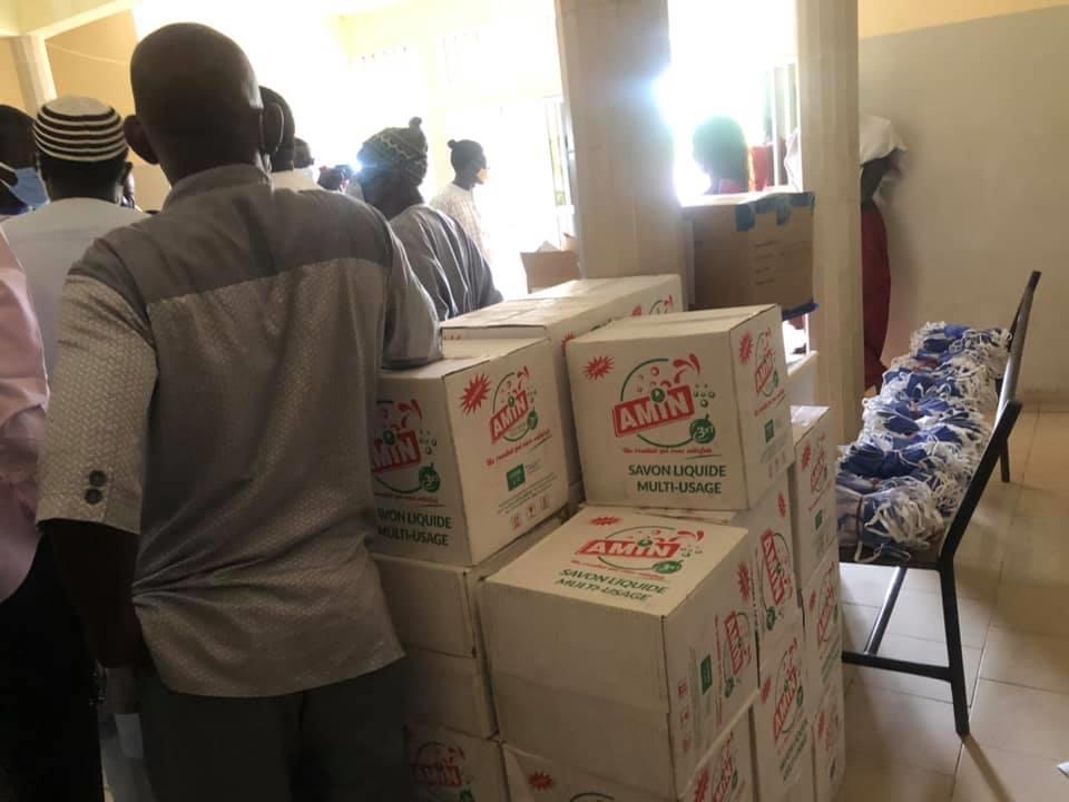 Coronavirus: Le ministre Oumar Youm sécurise le département de Mbour avec  des produits sanitaires...