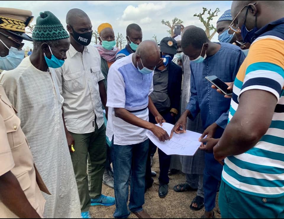 Exclusif: Babacar Ngom cède une centaine d’hectares à la population de...