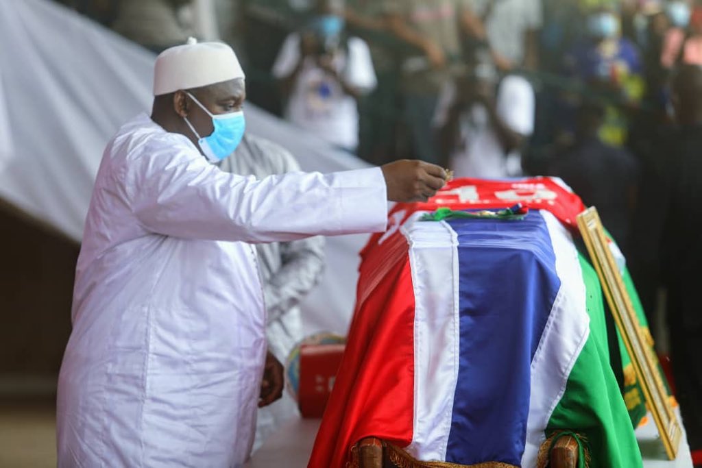 Adama Barrow rend hommage à l'ancien international Gambien, Biri Biri