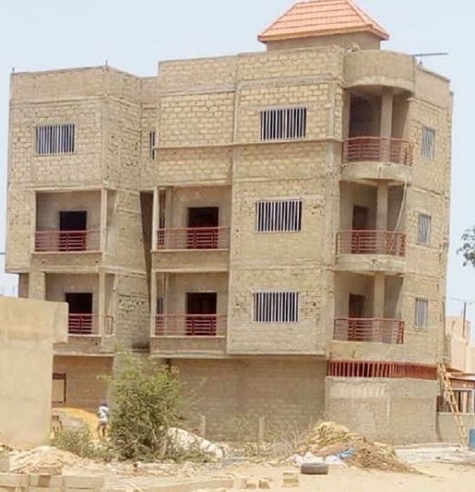 Le maire de Madina Wandifa accusé d'avoir construit un immeuble R+3 à Dakar