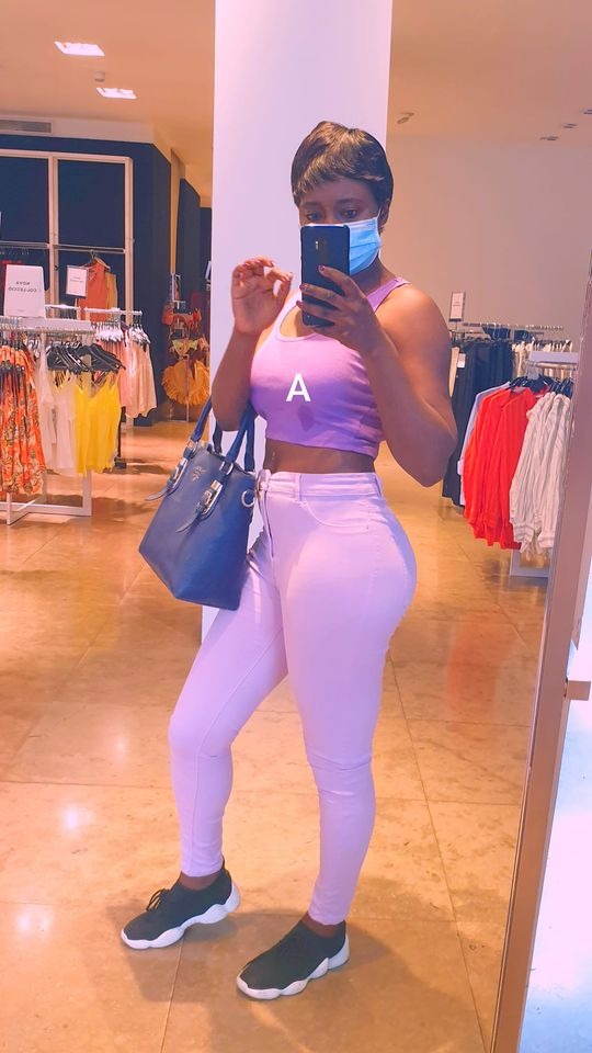 La ravissante Awa Sock fait sa vie loin du Sénégal avec sa forme "généreuse"