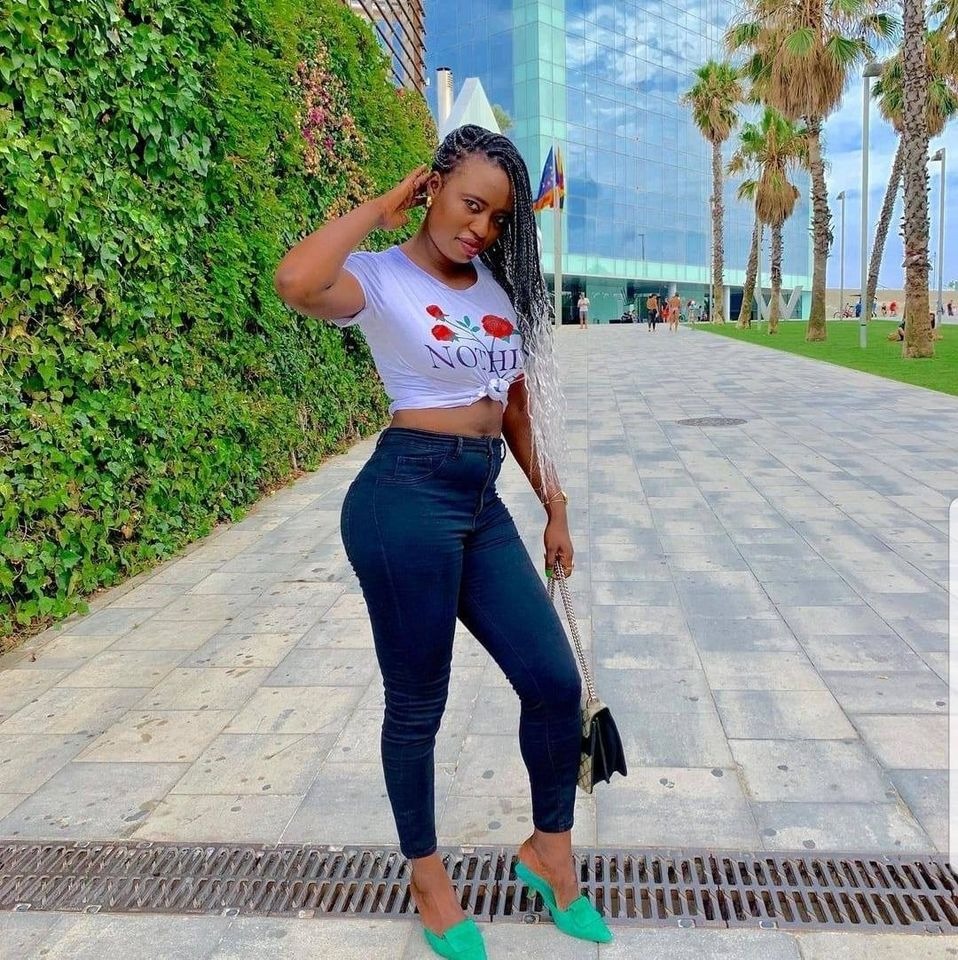La ravissante Awa Sock fait sa vie loin du Sénégal avec sa forme "généreuse"