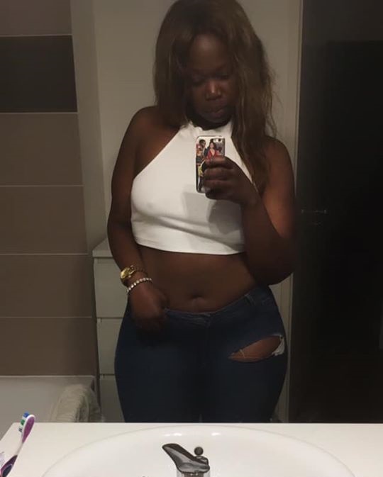 La chanteuse Myrène, étale  sa classe 