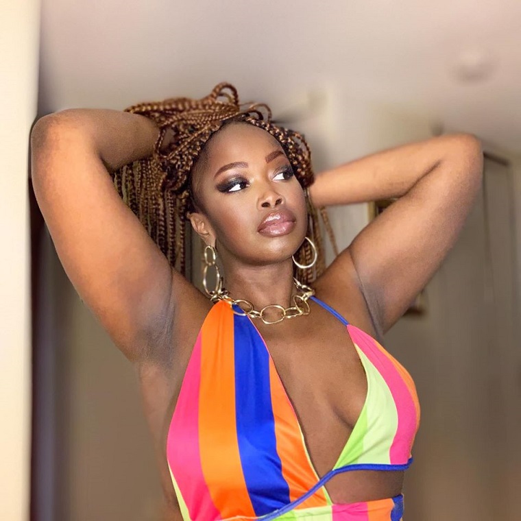 L'artiste Myrène répond: "Dans cette vie tu ne brilles que lorsque tu assumes..."