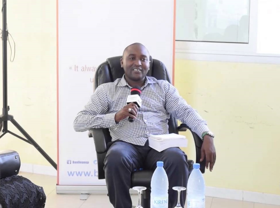 Aide Covid-19: Me Aliou SOW "inonde" Keur Massar de sacs de riz...