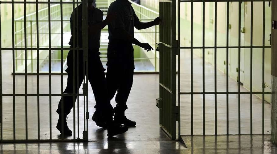 Insolite : sorti de prison, il y retourne le lendemain