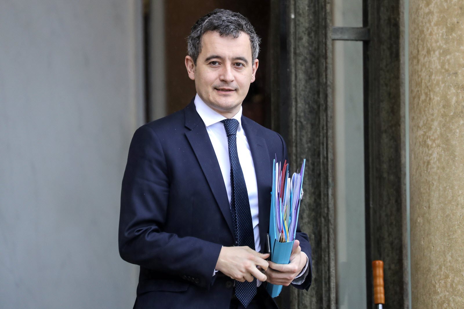 Le ministre de l'intérieur: «Avoir l'asile sur le territoire français ne crée pas des droits de mettre le bordel»