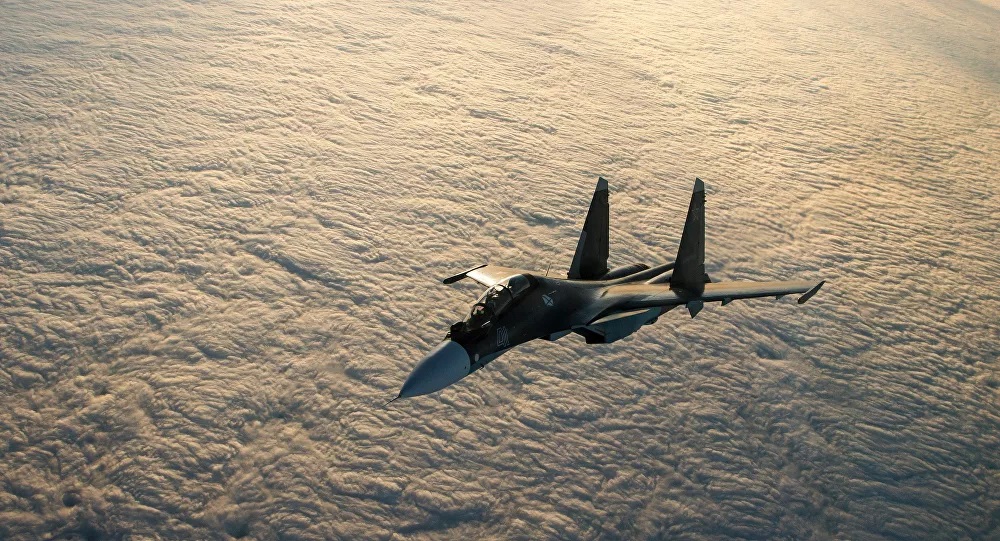 Des avions-espions français et britannique repérés près de la frontière...