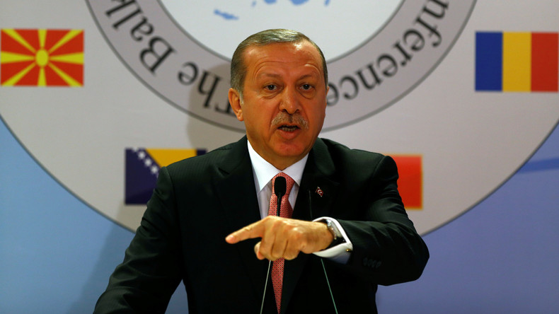 Erdogan avertit Macron de ne pas «chercher querelle à la Turquie»