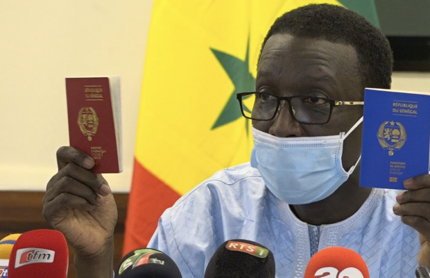 Diplomatie: Les prochaines couleurs des passeports