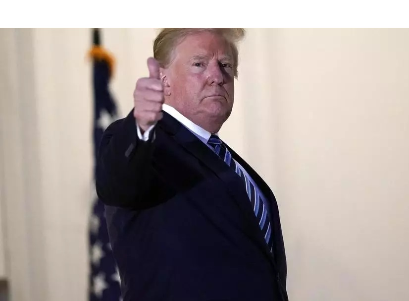 Covid-19: Donald Trump regagne la Maison Blanche mais n'est "pas encore tiré d'affaire"