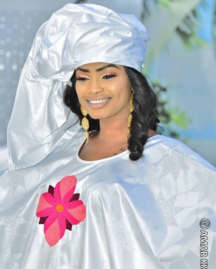 Mbathio Ndiaye s'est mariée et reçoit 5 millions...