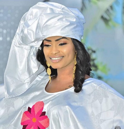 Mbathio Ndiaye s'est mariée et reçoit 5 millions...