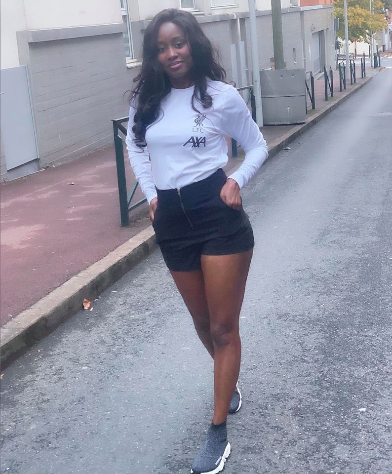 L'ex chanteuse, Queen Biz envoie un message à ses fans