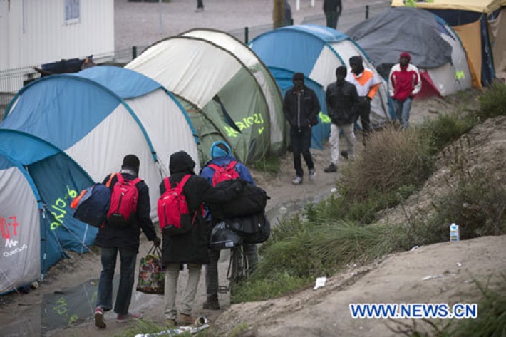 Îles Canaries : 4.000 migrants se fondent dans la nature...