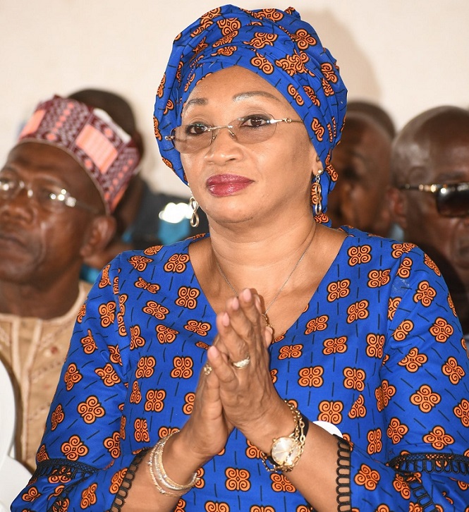 La femme de Cellou Dalein Diallo interdite de voyager à Dakar