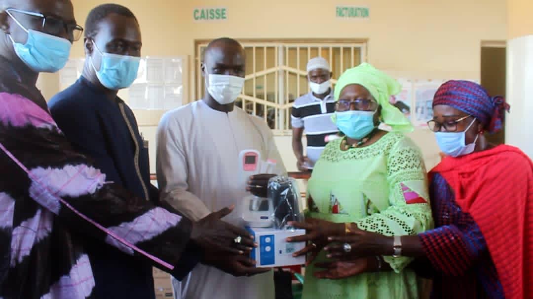 FATICK: Maissa Mahécor DIOUF remet un don de matériel médical à l'hôpital régional  