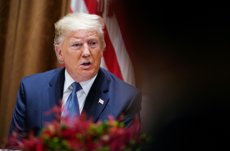 Trump annonce une "normalisation complète des relations" entre le Maroc et Israël