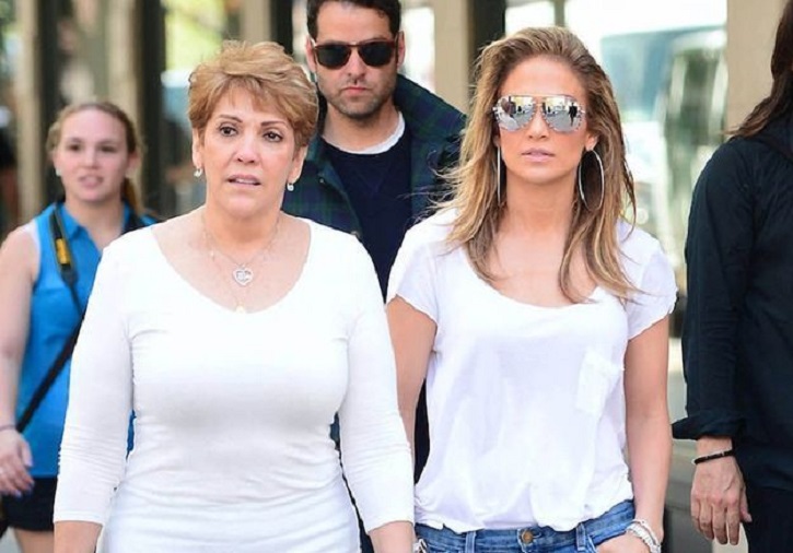 Jennifer Lopez : cette belle surprise offerte à sa mère pour son anniversaire