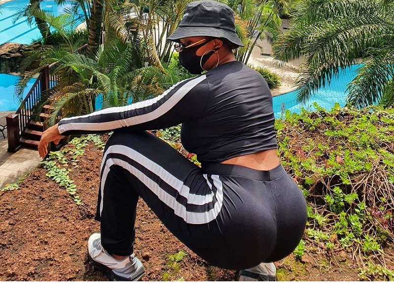 Yemi Alade dévoile un gros plan de ses...