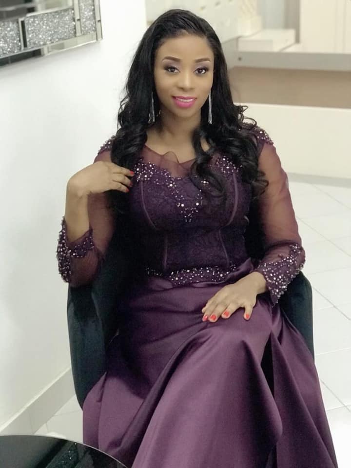 La chanteuse Adiouza toute ravisante !!! 