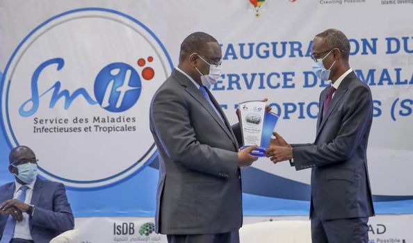 Macky donne le nom du Pr Seydi au nouveau SMIT de Fann!