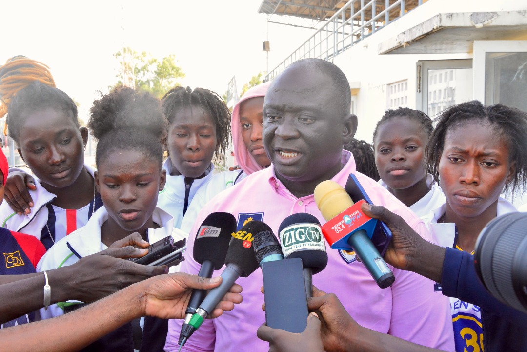 Apres les équipes de football du Sud, le président Seydou Sané équipe l’équipe féminine de CEMT basketball 