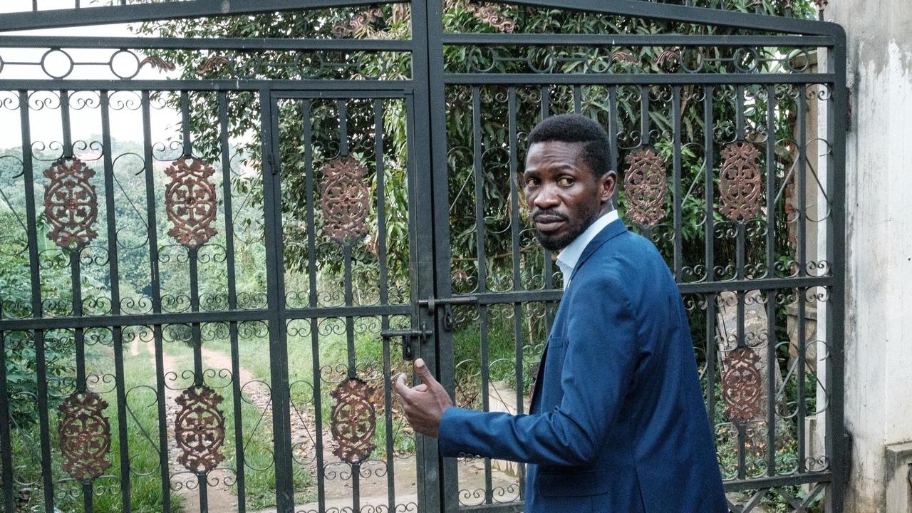 Ouganda: Bobi Wine porte plainte contre l’État pour détention arbitraire
