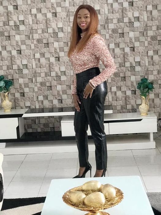 L'artiste Adiouza trop sexy !!!