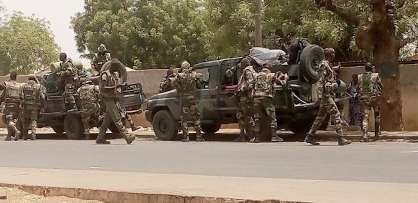 Goudomp : L’armée pilonne les positions des groupes armés 