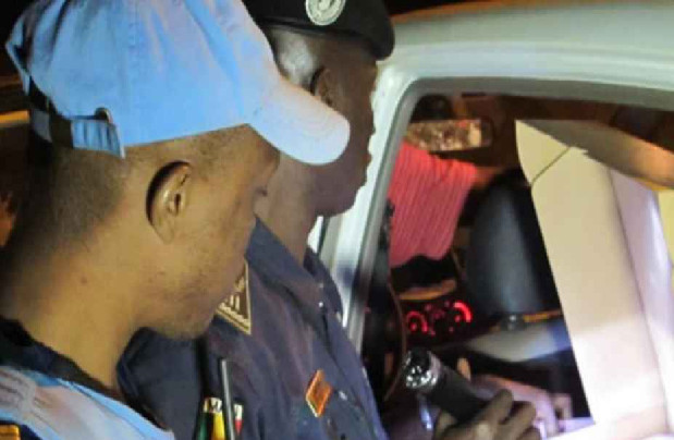 Un député surpris en pleins ébats sexuels: Il tente de corrompre un policier…