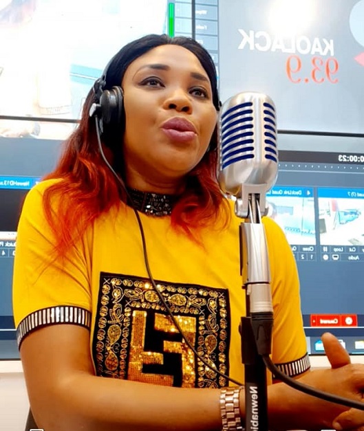 La ravissante Ami Ndao de la RFM !!!